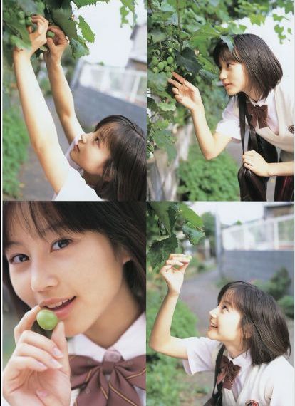美女哭着扒开往里面注水作文_英文版字幕
