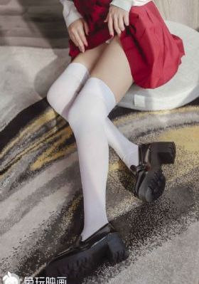 日韩男女亲吻拥抱戏_HD在线观看电视