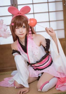 欧美美女走光大图_在线手机观看
