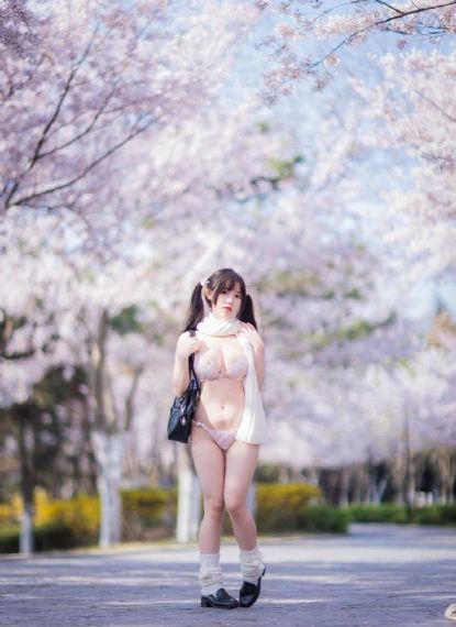 欧美18岁小伙51岁离异_BD英语超清免费观看